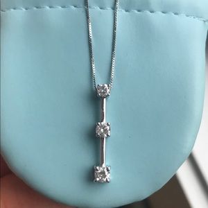 Like new 3 tier diamond white gold necklace